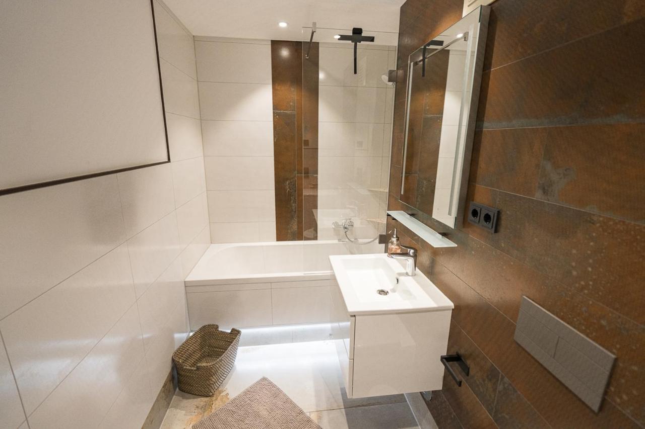 Stylisches Apartment Im Herzen Von Dresden + Parkplatz + Netflix + Self Check-In Экстерьер фото